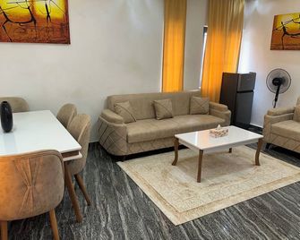 Richview Luxury Apartment Aberdeen - Freetown - Living room
