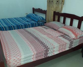 Hostal Brisas Calobrenas - Calobre - Habitación