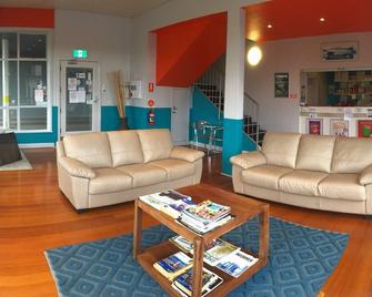 Waterfront Lodge Motel - Hobart - Living room