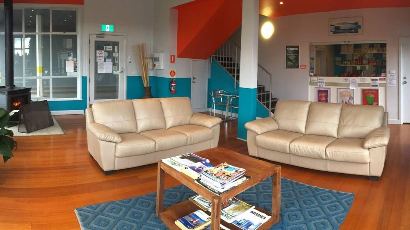 Waterfront Lodge Motel