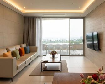 Haeundae Beach Restmons - Busán - Habitación