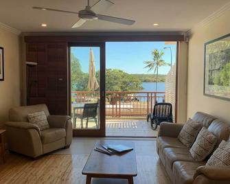 Colonial Resort Noosa - Noosaville - Wohnzimmer