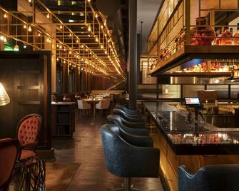 Hotel Distil, Autograph Collection - לואיסוויל - בר