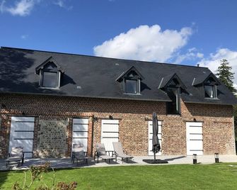 Warm and luminous cottage: La laiterie - Équemauville - Bâtiment
