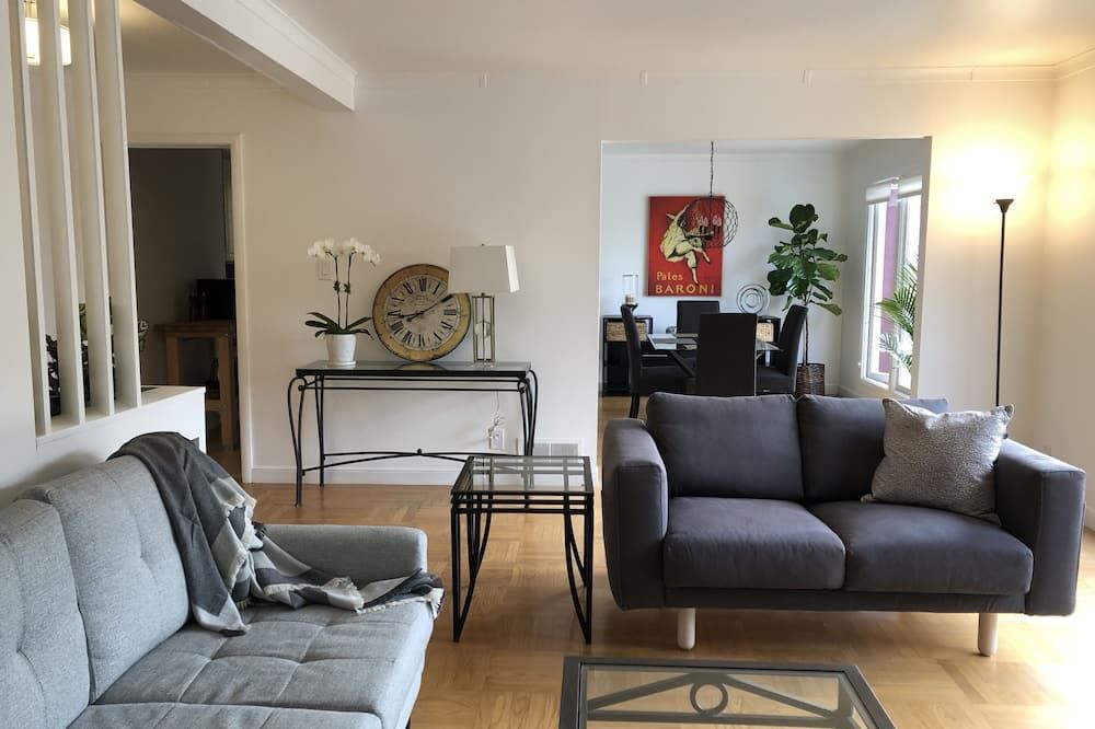 Beautiful Marina Home - 2Bed 2Bath - 1 block from Marina Blvd! - San Francisco - Living room