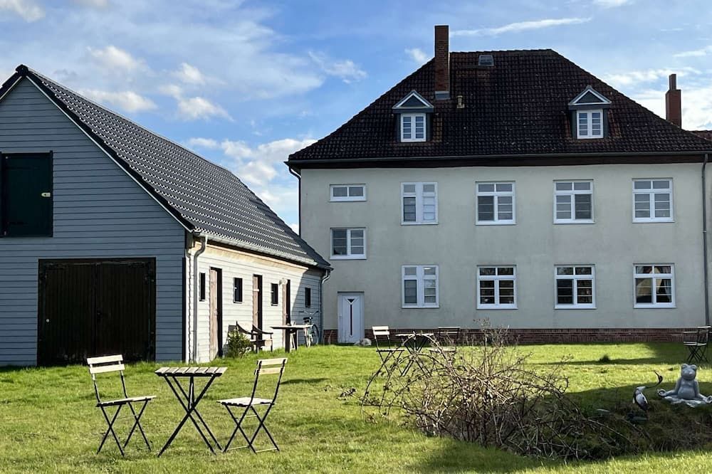 Landhaus Karnin - אוזדום - בניין