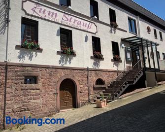 Hotel zum Strauß - Waldbronn - Gebäude