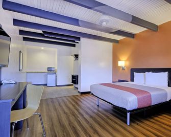 Motel 6 Sullivan Mo - Sullivan - Bedroom