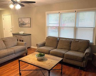Cozy home located at Hidden Trails Country Club - Dexter