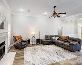 Whitehall - Evans - Living room