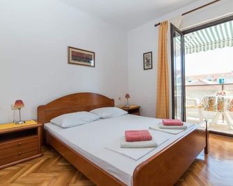 Apartments Natasa - Supetar - Phòng ngủ