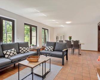 Cozy Country House in Houthalen-Helchteren - Houthalen-Helchteren - Вітальня