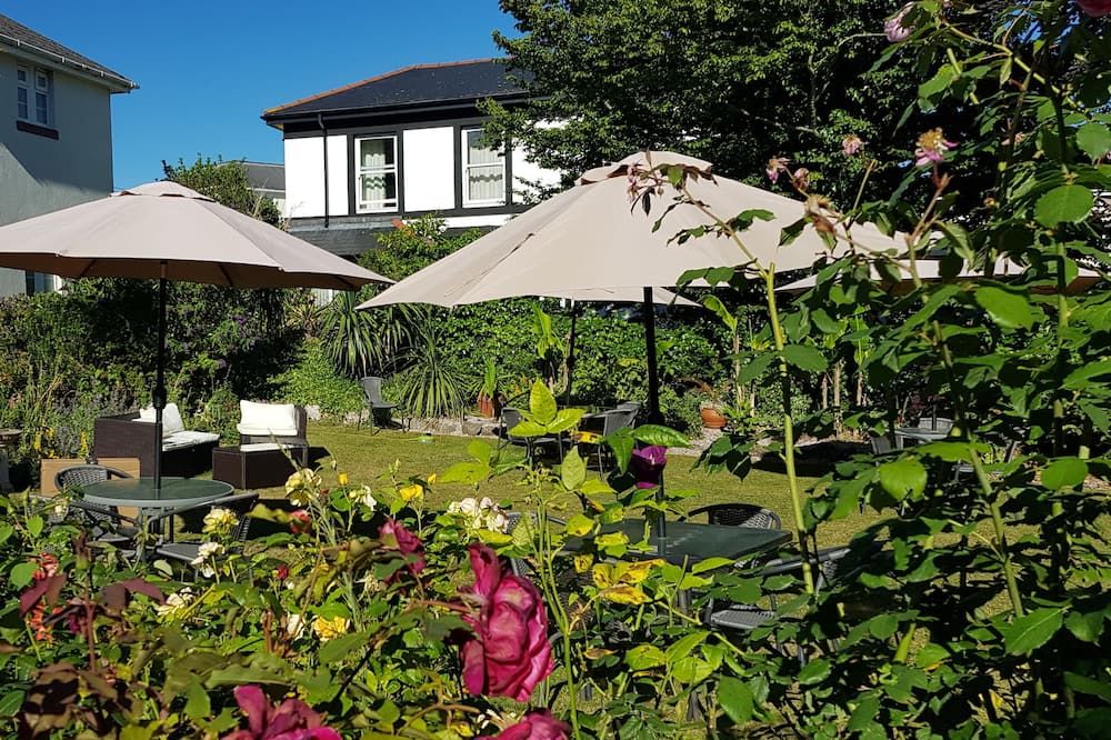 روز كورت هوليداي أبارتمنتس - توركي - شرفة مرصوفة