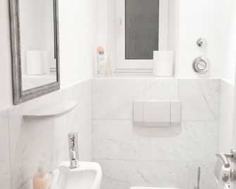 F10 Apartments Ulm - Ulma - Bagno