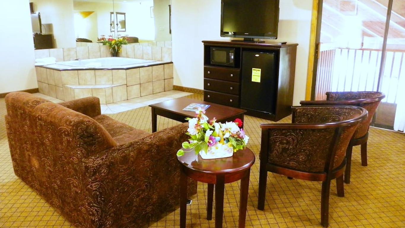 Royalton Inn & Suites