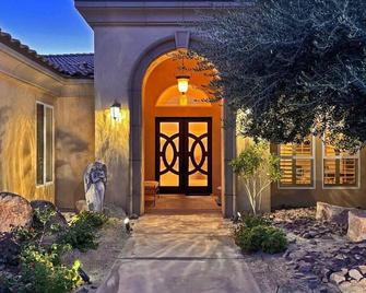 Villa Barhi - A Mediterranean Palazzo - Close to Acrisure Arena - Thousand Palms - Building