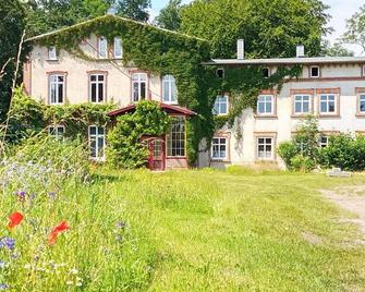 Wohnen im Gutshaus - Lalendorf - Edificio