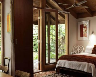 Georgie Gardens Daylesford ~ 'Gorgeous' ~ Spa Bath - Daylesford - Bedroom