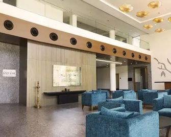Grey Suit - Tirumeshi - Ingresso