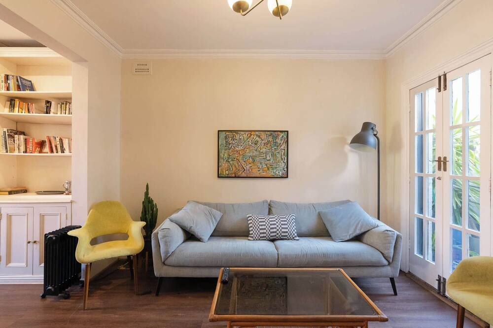 Sunny & Vibrant home in prime Newtown location - Sydney - Ruang tamu