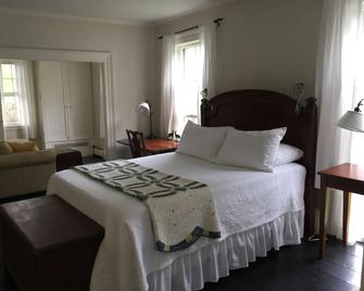 The Eddington House Inn - North Bennington - Bedroom