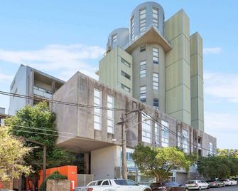 Chic 1-Bed Apartment in the Heart of Newtown - Sydney - Building