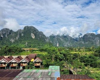 Vang Vieng Sky Mountain View Hotel - Vang Vieng - Udsigt