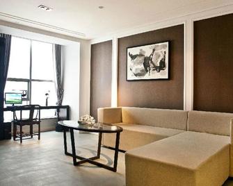 Zibo Gold Hotel - Zibo - Living room