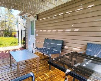 Private little Zen guestroom free parking - Lower Sackville - Patio