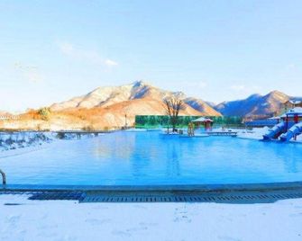 Huaximu Hot Spring Hotel - Benxi - Piscina
