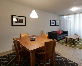 Apartamentos West End - Guadalajara - Comedor