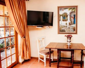 Grace View Guesthouse - Secunda - Dining room