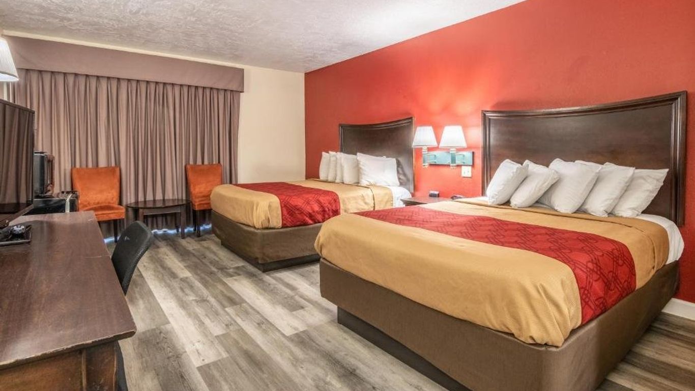 Perry Inn & Suites By Capital O National Fairground Ga I 75