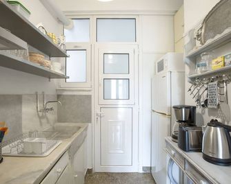 Attractive Flat near the Acropolis Museum & Metro Station by Athenian Homes - Athens - Kitchen