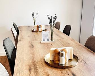 Qonroom - Detmold - shared kitchen - BBQ - App2 - Detmold - Eetruimte