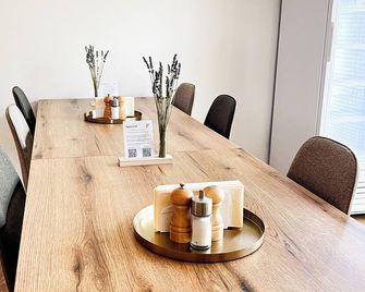 Qonroom - Detmold - shared kitchen - BBQ - App2 - Detmold - Eetruimte