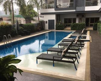 One bedroom condominium 506 - 安吉里市 - 游泳池