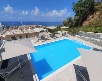 Appartamenti Borgo Panoramico N 9 - Tropea - Pool
