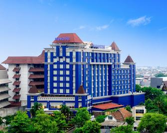 Novotel Semarang - Semarang - Rakennus