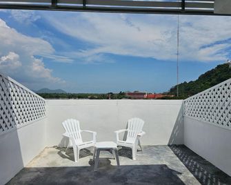 House of Jade - Prachuap Khiri Khan - Balcony
