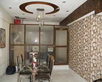 Hotel Premier Inn Davis Road - Lahore - Comedor