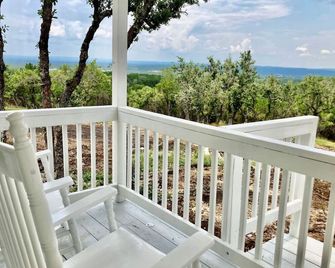 The Perch- Texas Tiny Haus with amazing views - Spring Branch - Balcón