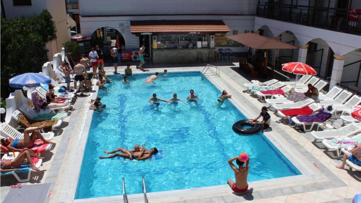 Lefkimi Hotel