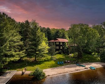 Fairy Bay Lakehouse - Huntsville - Outdoor view