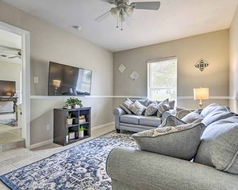 Emerald Coast Getaway in Fort Walton Beach! - Fort Walton Beach - Wohnzimmer