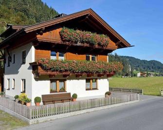 Haus Schiestl - pure vacation enjoyment - ideally located in the middle of the Zillertal - Aschau im Zillertal - Gebäude