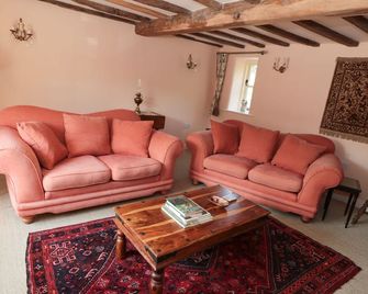 Just A Cottage, Newlands Farm - Alfreton - Living room