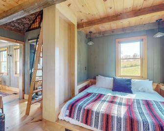 Stonehill's Farmhouse - Accord - Bedroom