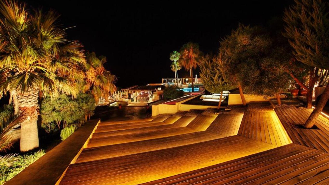 Ceshme Plus Hotel