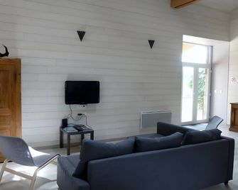 Gîte De La Ribeyre - Saint-Privat-d'Allier - Huiskamer